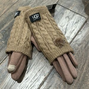 NWT
Tan Gloves